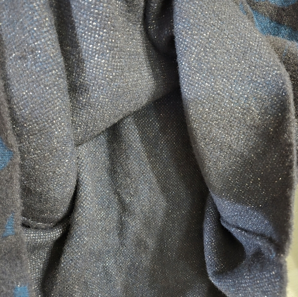 Ann Taylor 2023 Blue Floral With Metallic Silver Details Sweater Size Medium - Picture 7 of 16